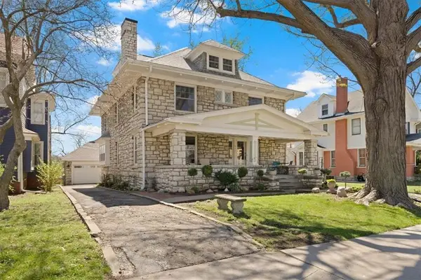 611 W Maple Avenue, Independence, MO 64050