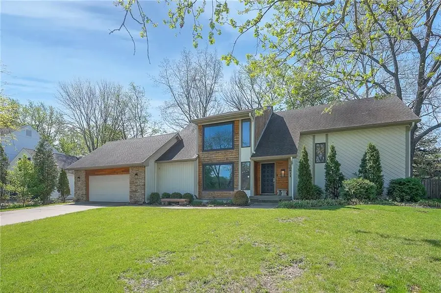 10911 W 120th Terrace, Overland Park, KS 66213 - #2