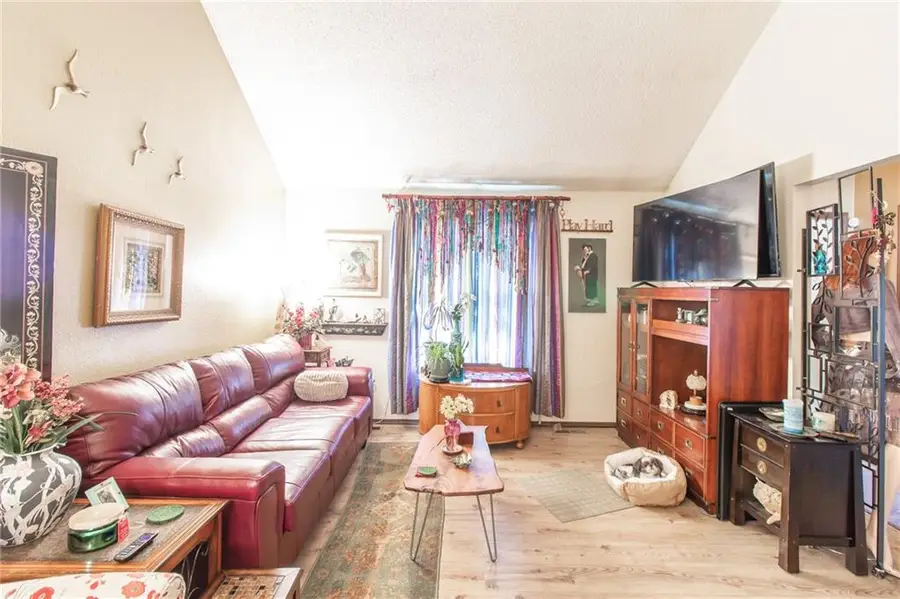 9028 E 96th Terrace, Kansas City, MO 64134 - #2