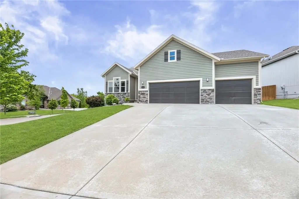 25250 W 141st Terrace, Olathe, KS 66061 - #1