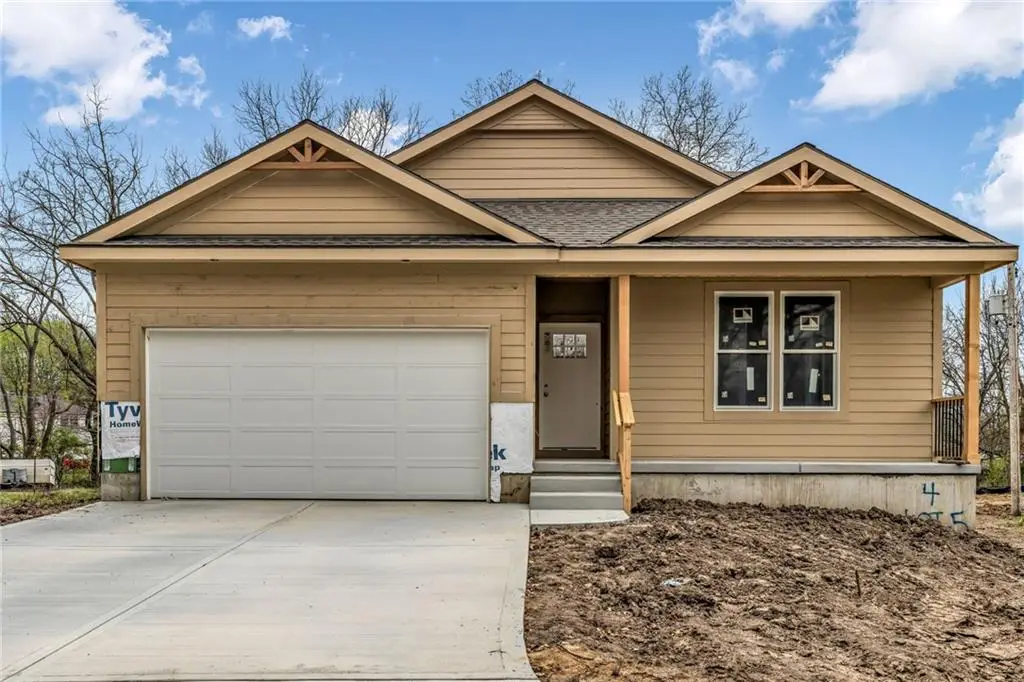 4 Highland Circle, Smithville, MO 64089 - #1