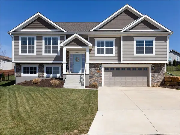 5602 Fort Laramie Court, Lawrence, KS 66049