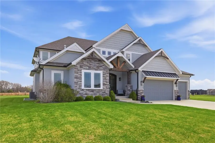 15909 Corbin Court, Pleasant Hill, MO 64080 - #2