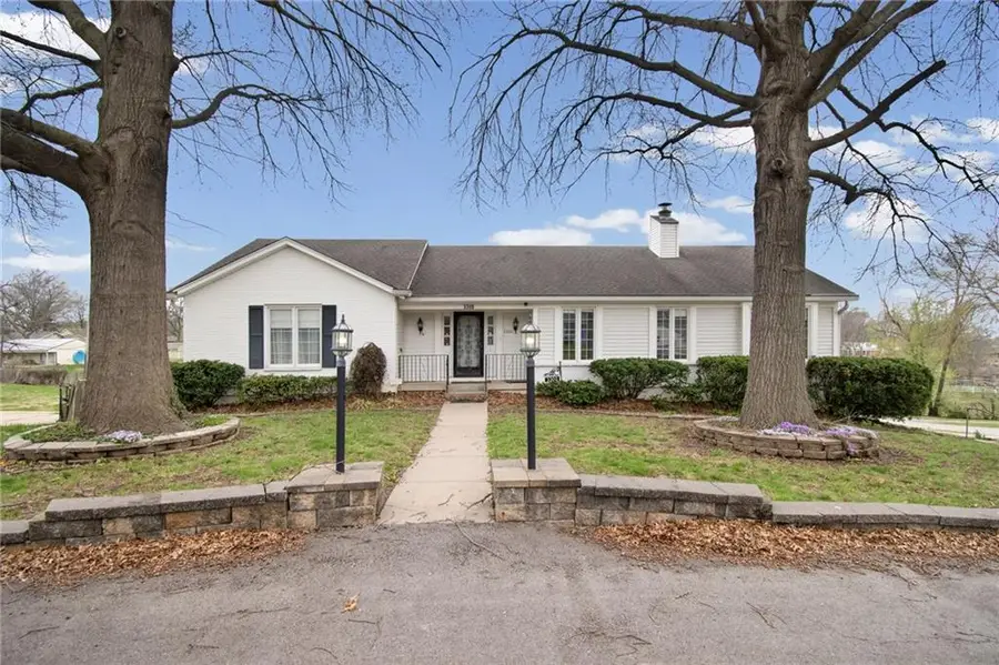 3300 S Hawthorne Avenue, Independence, MO 64052 - #2