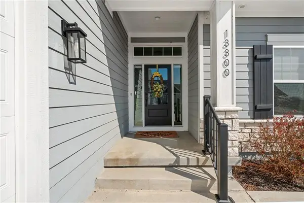 13300 W 174th Place, Overland Park, KS 66221