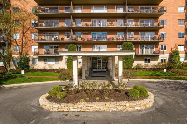 4550 Warwick Boulevard #1205, Kansas City, MO 64111