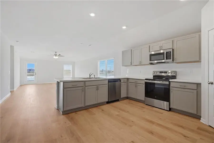 2784 Woodfield Drive, Tonganoxie, KS 66086 - #2