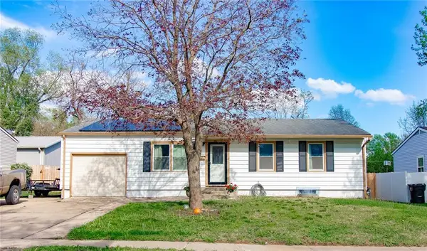 1211 N Cedar Crest Drive, Independence, MO 64056