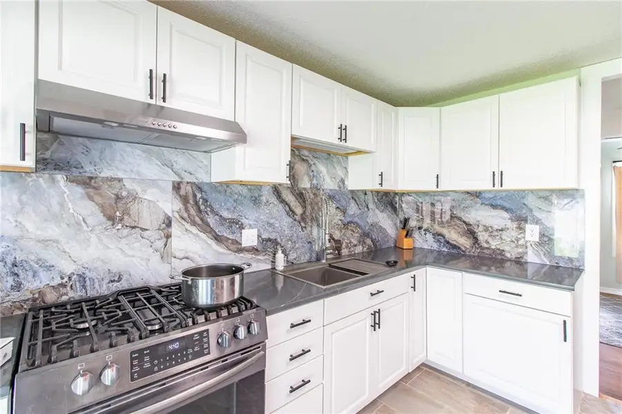 1211 N Cedar Crest Drive, Independence, MO 64056 - #3