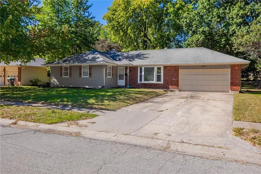 909 NW Range Street, Blue Springs, MO 64015 - #2