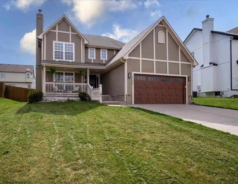 11336 N Summit Street, Kansas City, MO 64155 - #1