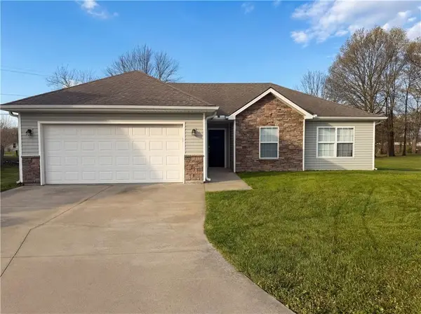 101 Trinity Circle, Harrisonville, MO 64701