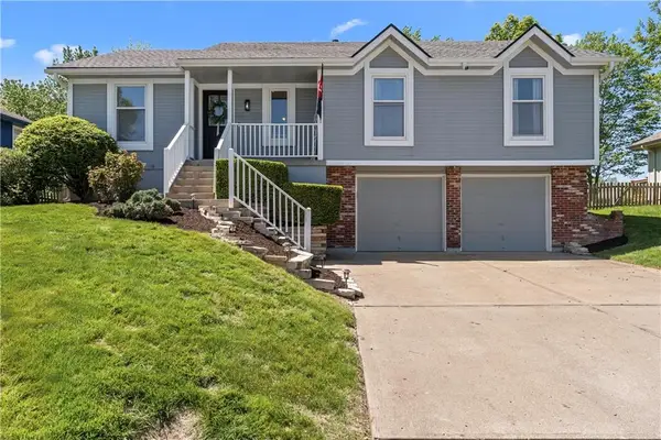 608 SE Shiloh Drive, Lee's Summit, MO 64063