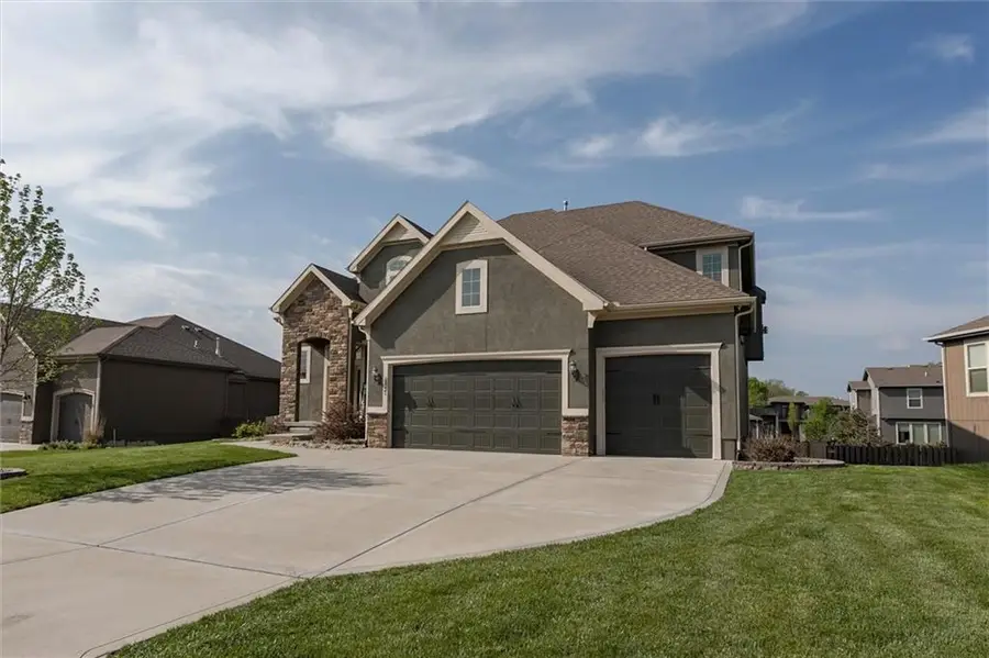 1521 SW Cross Creek Drive, Lees Summit, MO 64082 - #2