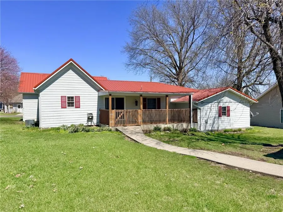 1404 E 13th Street, Trenton, MO 64683 - #3