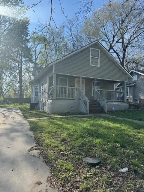6724 Agnes Avenue, Kansas City, MO 64132