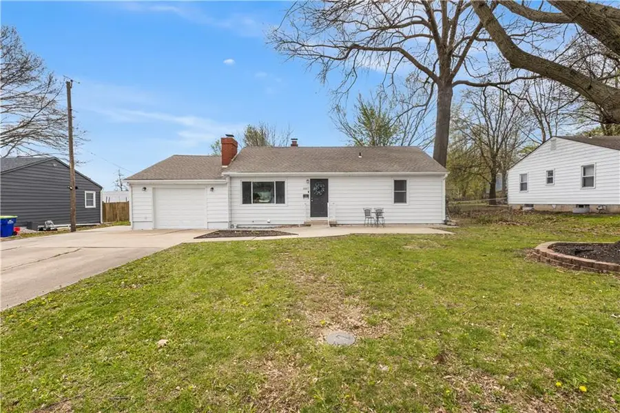 1007 NE 67th Street, Gladstone, MO 64118 - #3