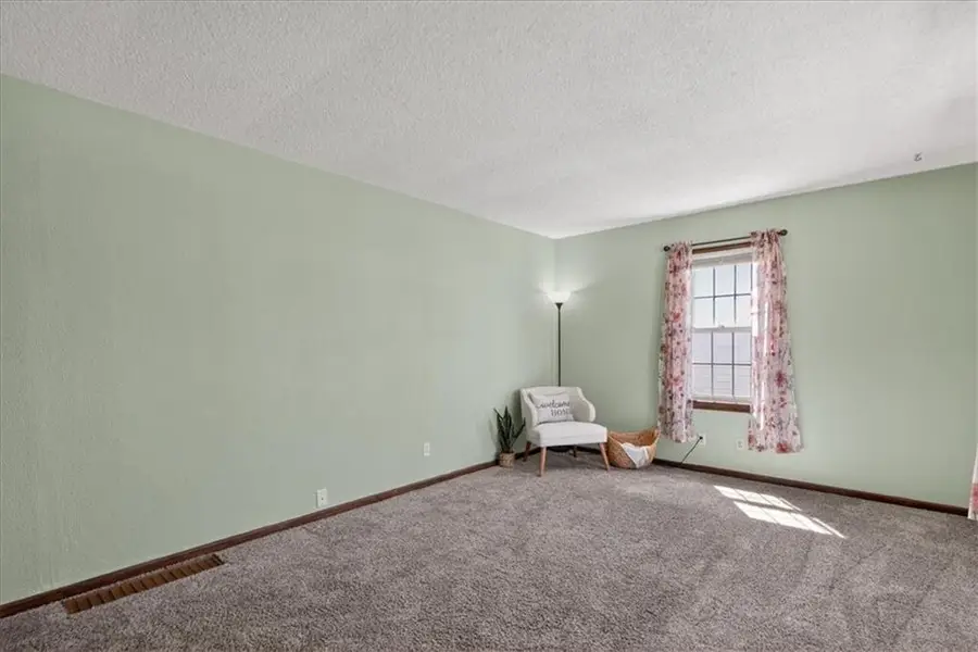 1715 N Dodgion Avenue, Independence, MO 64050 - #3