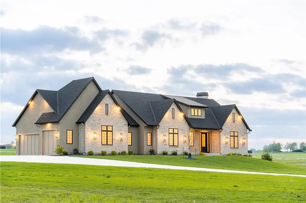 18904 Bella Terra Road, Pleasant Hill, MO 64080 - #1