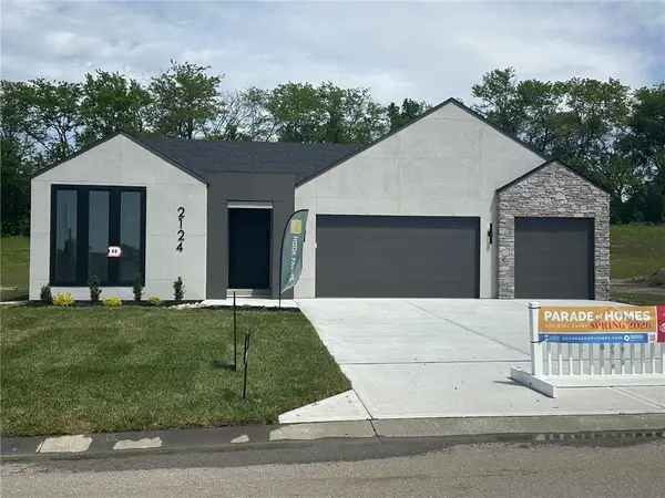 2124 SW Wheatfield Drive, Lee's Summit, MO 64082