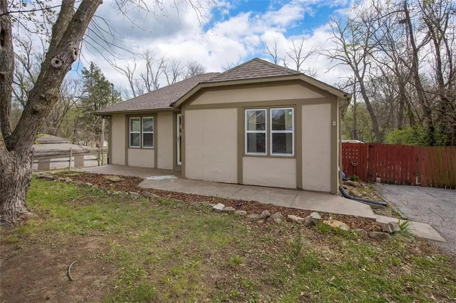 5521 Ash Avenue, Raytown, MO 64133 - #2