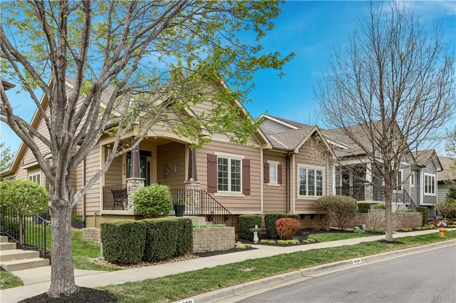 8528 Cardinal Street, Lenexa, KS 66219 - #3