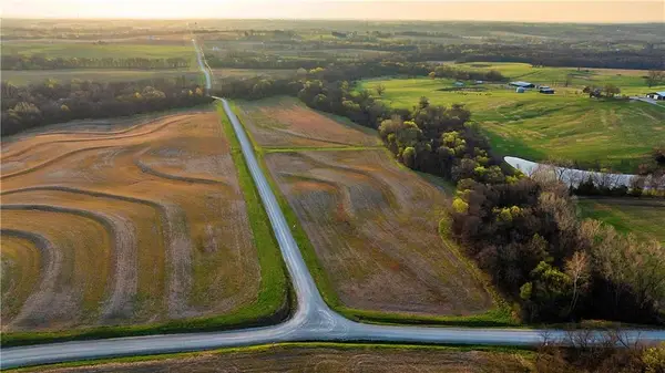 0001 Williams Road, Dearborn, MO 64439