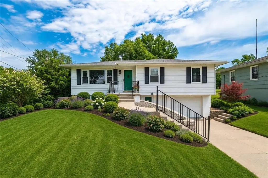 2913 S 29th Street, Saint Joseph, MO 64503 - #1
