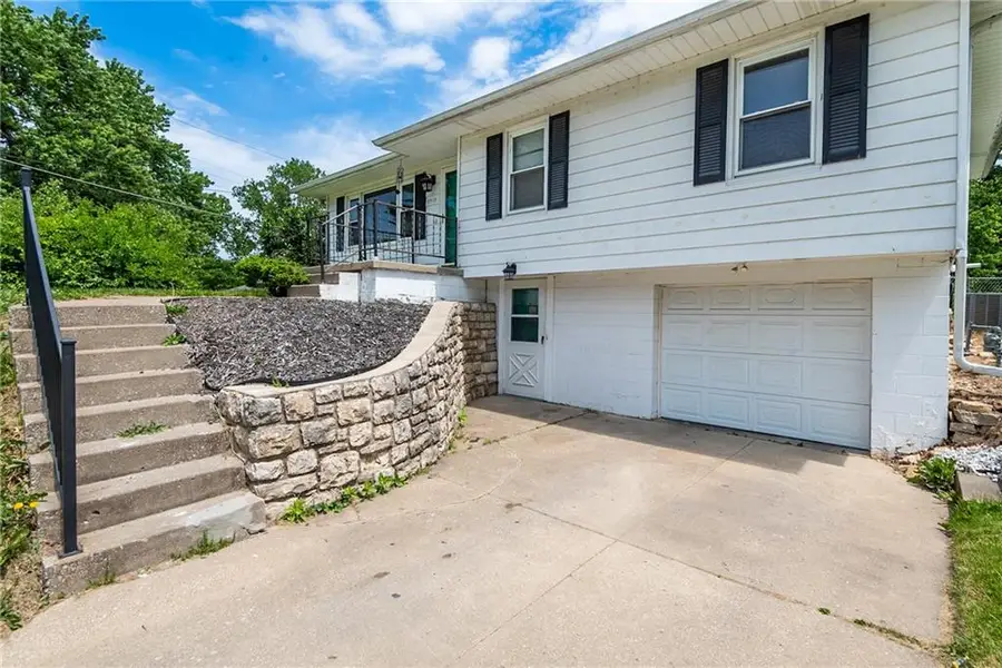 2913 S 29th Street, Saint Joseph, MO 64503 - #3