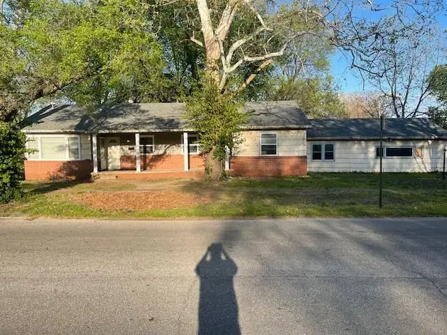 201 S Walnut Street, Pittsburg, KS 66762 - #1