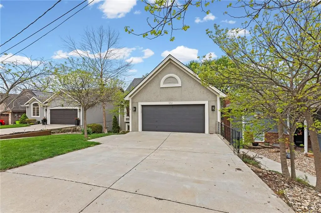 551 NW North Shore Drive, Lake Waukomis, MO 64151 - #1