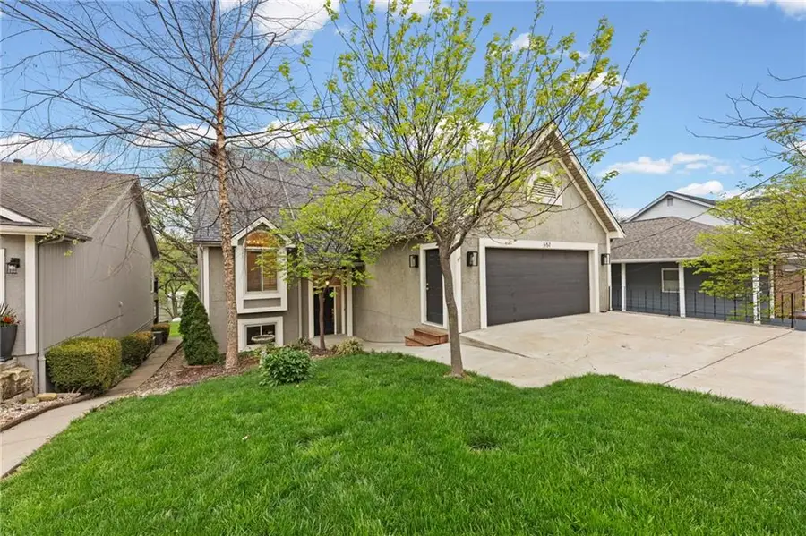 551 NW North Shore Drive, Lake Waukomis, MO 64151 - #2