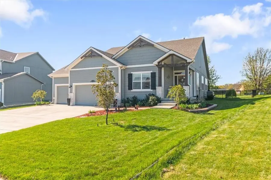 1713 NE Ravenwood Drive, Lees Summit, MO 64086 - #2