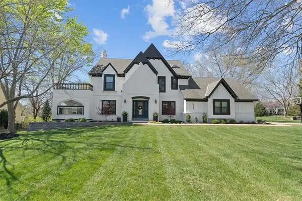 15190 Granada Road, Leawood, KS 66224