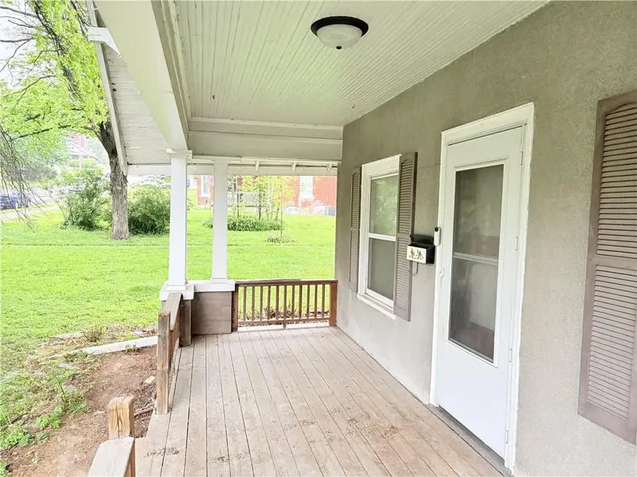 905 Parallel Street, Atchison, KS 66002 - #3