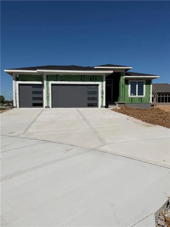 6010 Apache Drive, Shawnee, KS 66226