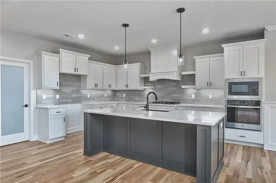 6010 Apache Drive, Shawnee, KS 66226 - #2