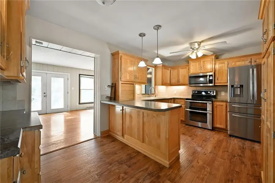 15909 E 38th Street S, Independence, MO 64055 - #3