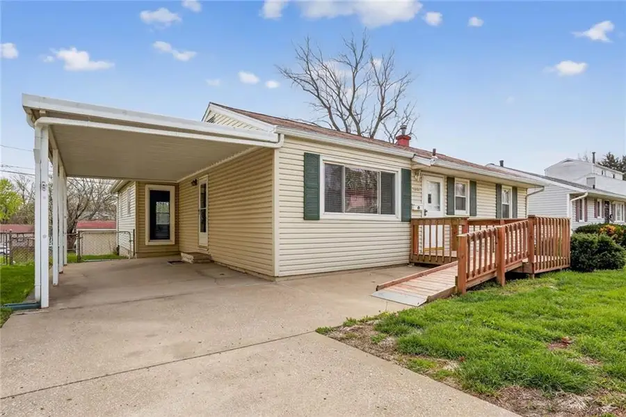 1605 N Hocker Avenue, Independence, MO 64050 - #2