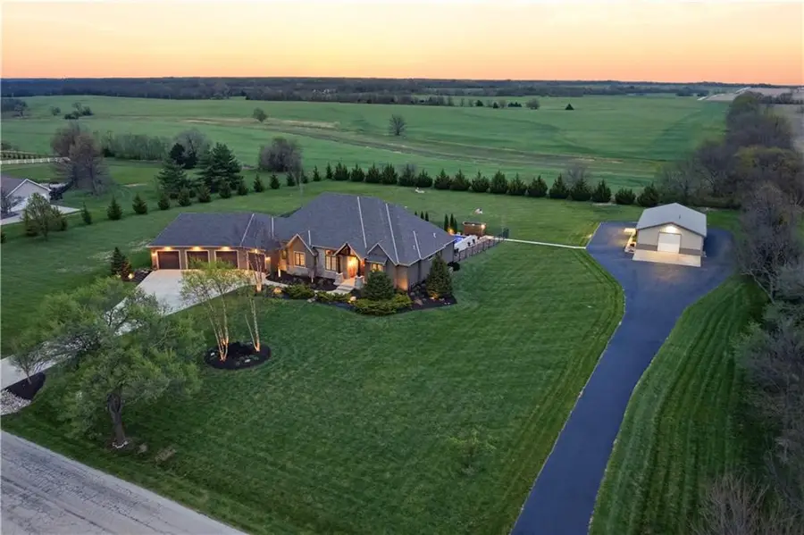 19425 Brenner Street, Stilwell, KS 66085 - #3