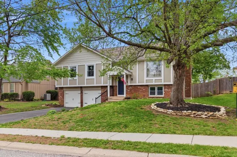 10210 Rosehill Road, Lenexa, KS 66215 - #3