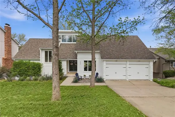 224 NW Locust Street, Lee's Summit, MO 64064