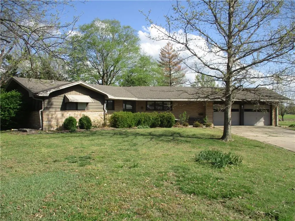 400 S Washington Street, Columbus, KS 66725 - #1