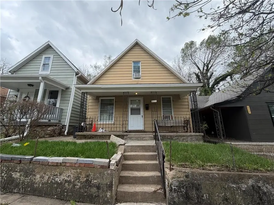 831 Reynolds Avenue, Kansas City, KS 66101 - #2