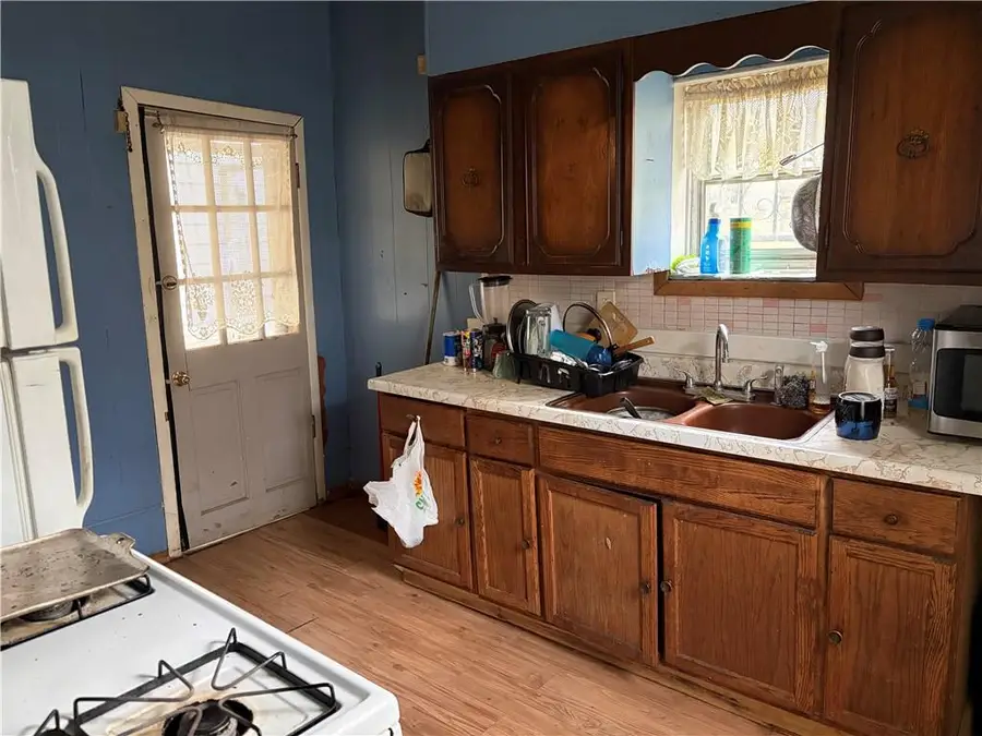 831 Reynolds Avenue, Kansas City, KS 66101 - #3