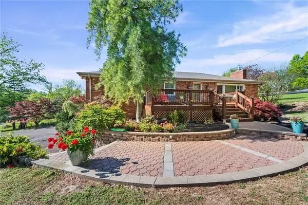 17307 E Courtney Atherton Road, Independence, MO 64058