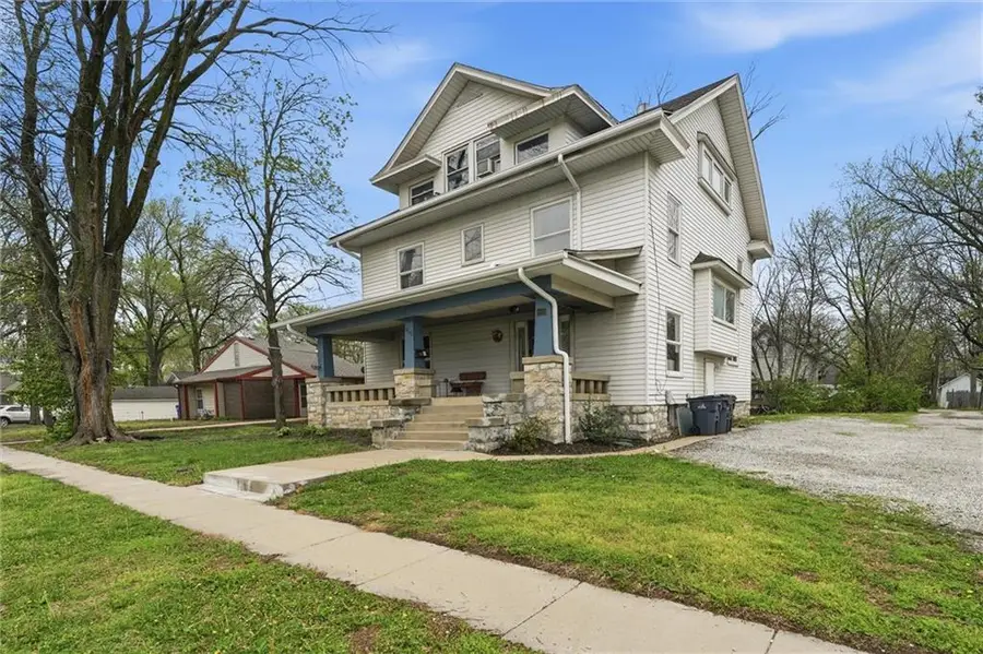 115 S Walnut Street, Olathe, KS 66061 - #2