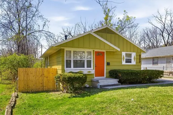 8236 Flora Avenue, Kansas City, MO 64131