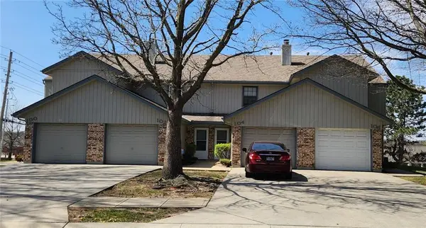 100-106 NE Greystone Drive, Lee's Summit, MO 64086