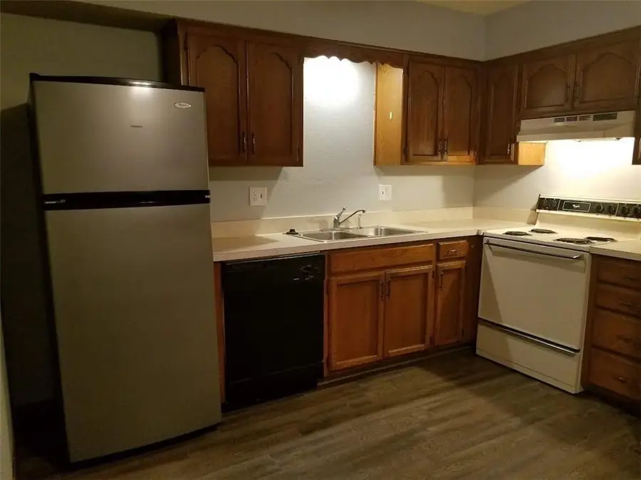 100-106 NE Greystone Drive, Lees Summit, MO 64086 - #3